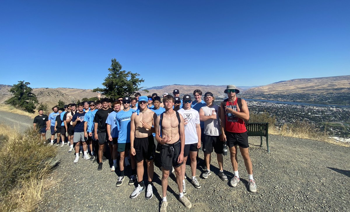 WVCKnightsBSB's tweet photo. First team pic of the year! https://t.co/Q8483suFgk