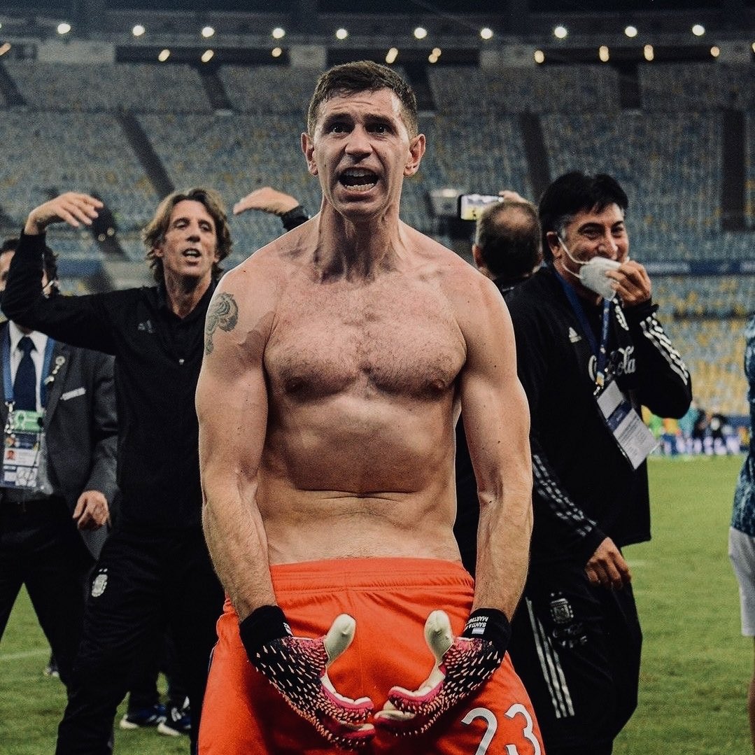 ⠀⠀⠀⠀  ⠀⠀ 𝖉𝖎𝖇𝖚. 𝔞𝔠𝔱 + 𝔡𝔬𝔪.
⠀⠀⠀⠀⠀hot papi. 32. futbolista.
⠀⠀⠀possessive. strict top. cheater.
⠀⠀⠀⠀     6’5. limitless. +18.