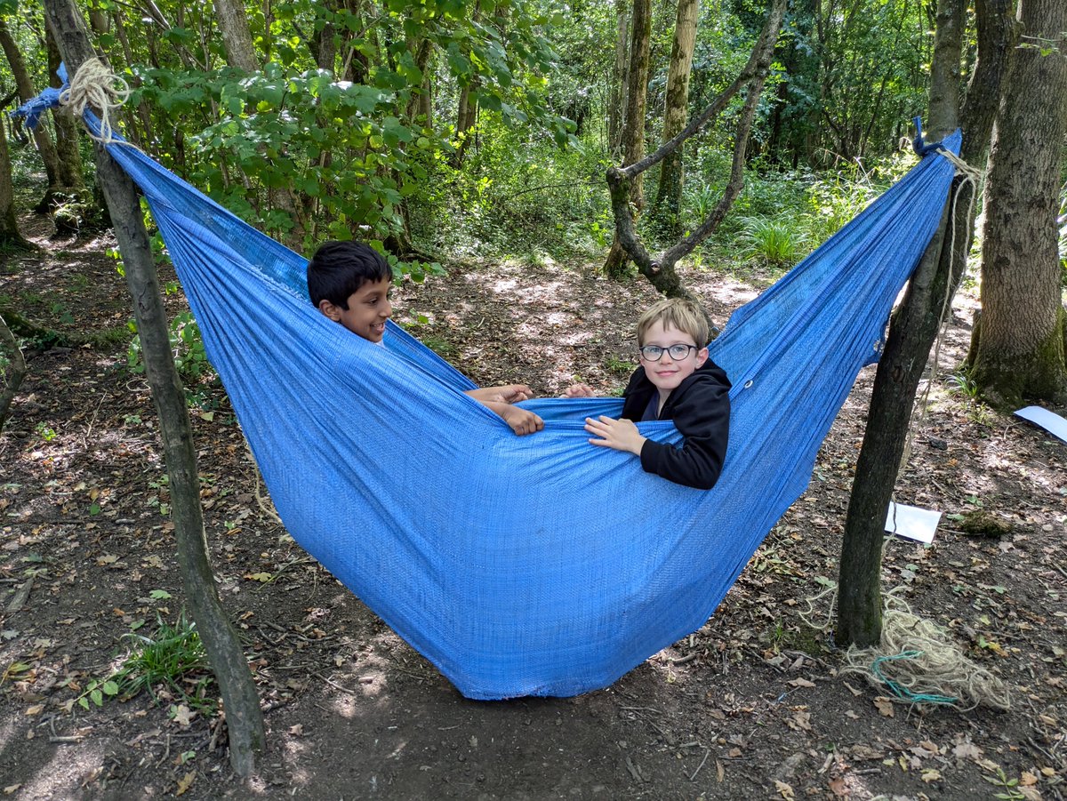 BaileysPrimary's tweet photo. Day 2 🇨🇦- Hot dogs and hammocks! https://t.co/Zg1HfJhsxS