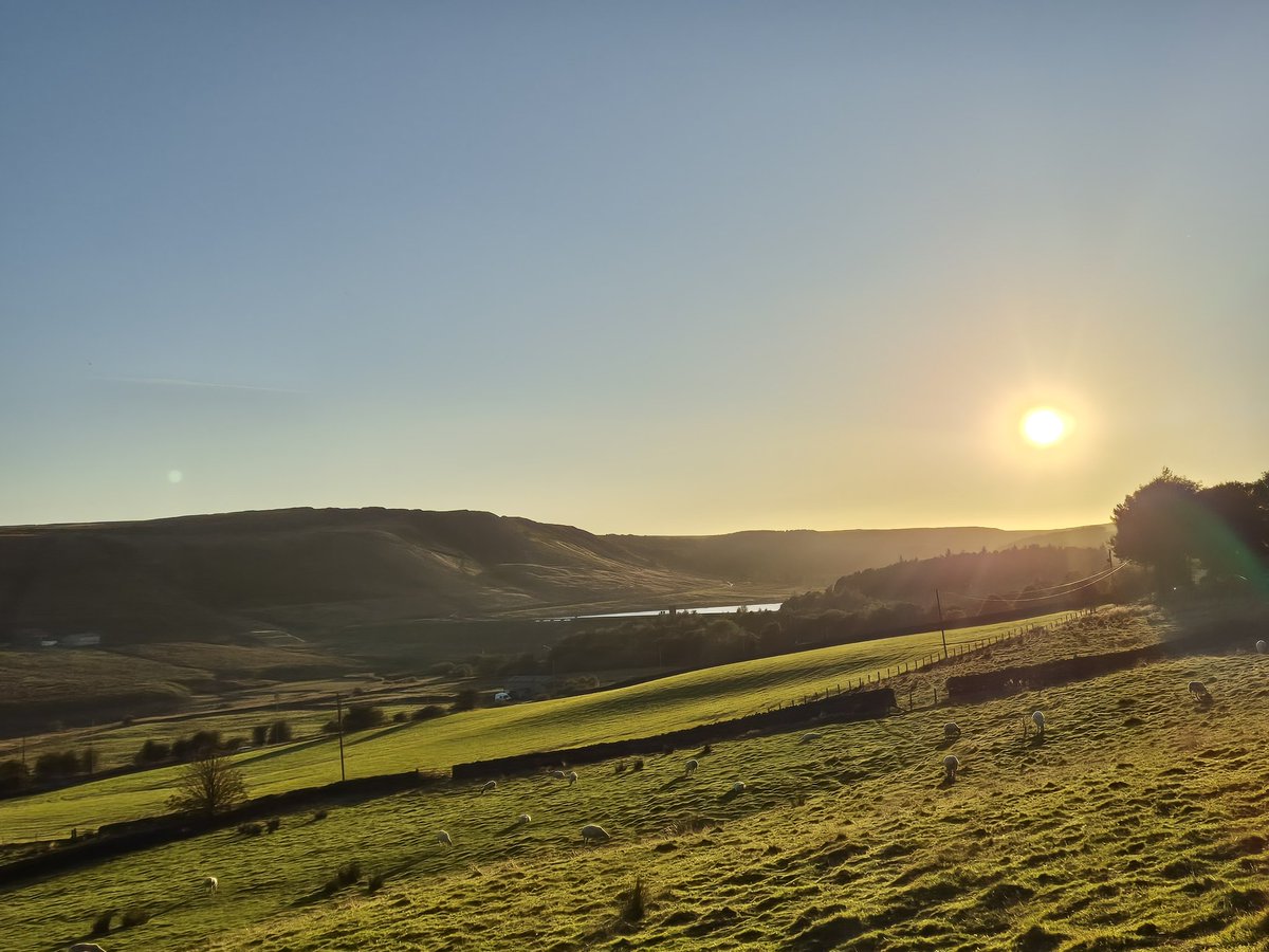 SamaraBarnes1's tweet photo. We live in such a beautiful part of the world.
Enjoying a little R&R this evening around one of my most favourite places.
#Helmshore #Grane https://t.co/jyslg8EGrb