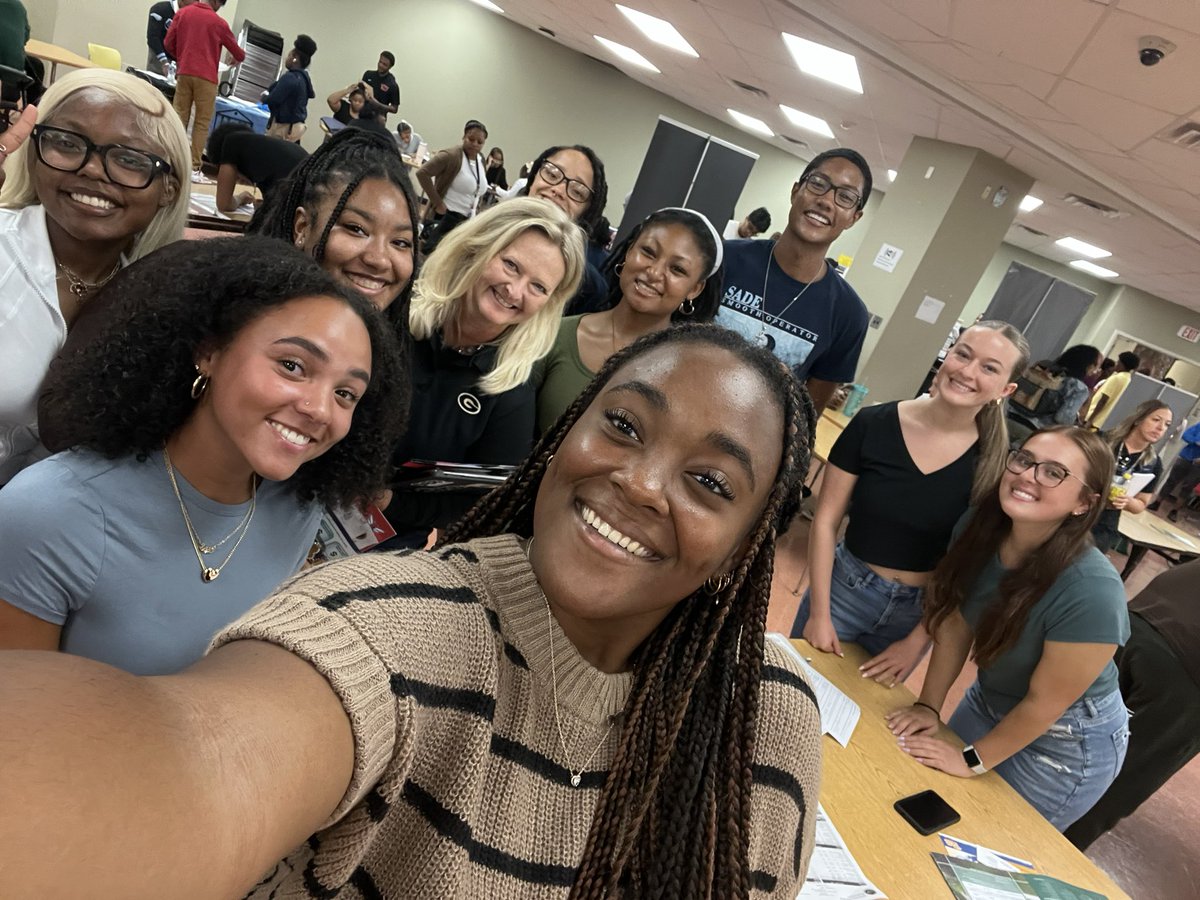 CounselorGhs's tweet photo. Amazing trip to the Infinite Scholarship Fair today with some of our greats in the Class of 2025!! https://t.co/aIsRnlIPGf