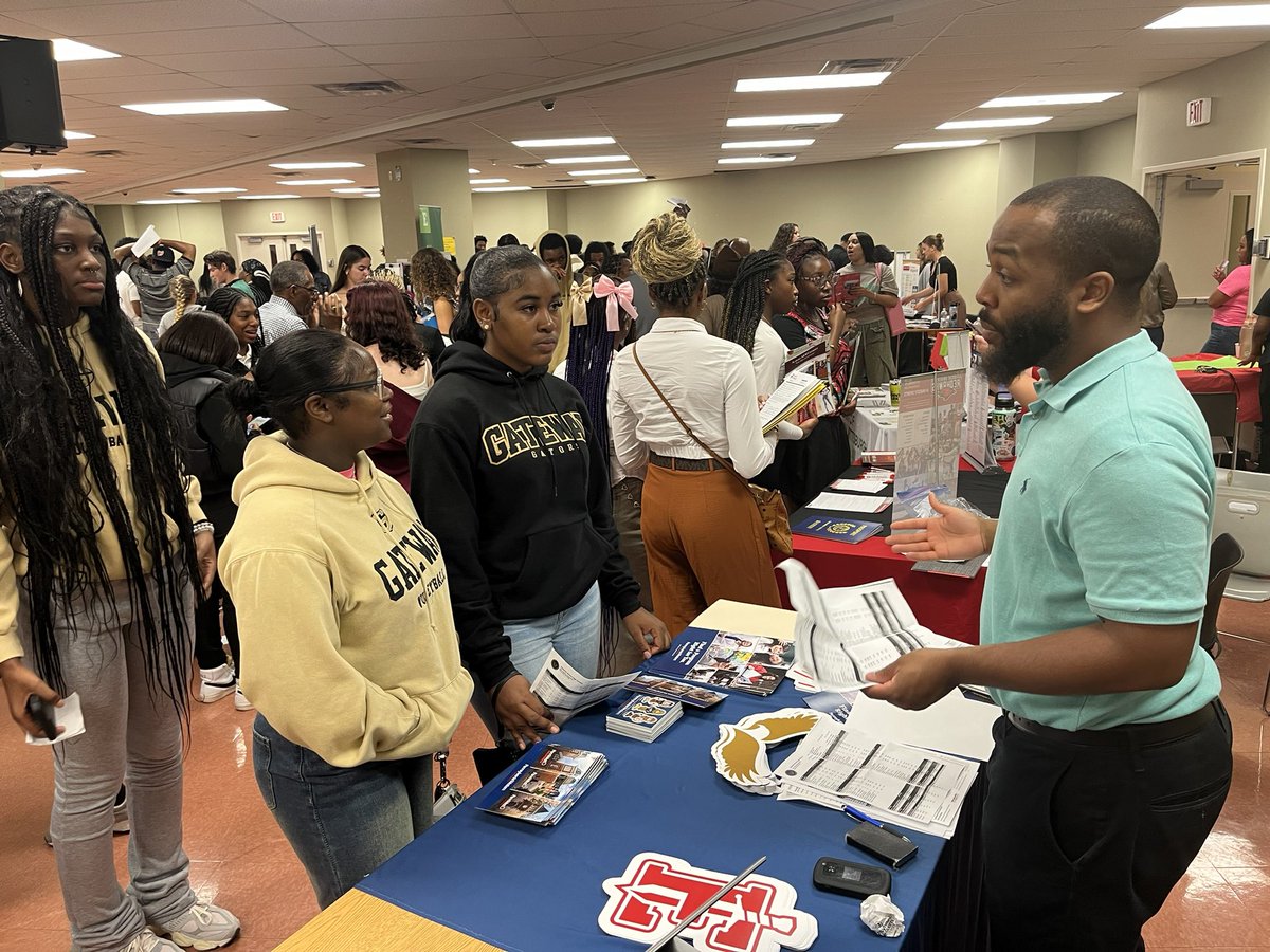 CounselorGhs's tweet photo. Amazing trip to the Infinite Scholarship Fair today with some of our greats in the Class of 2025!! https://t.co/aIsRnlIPGf