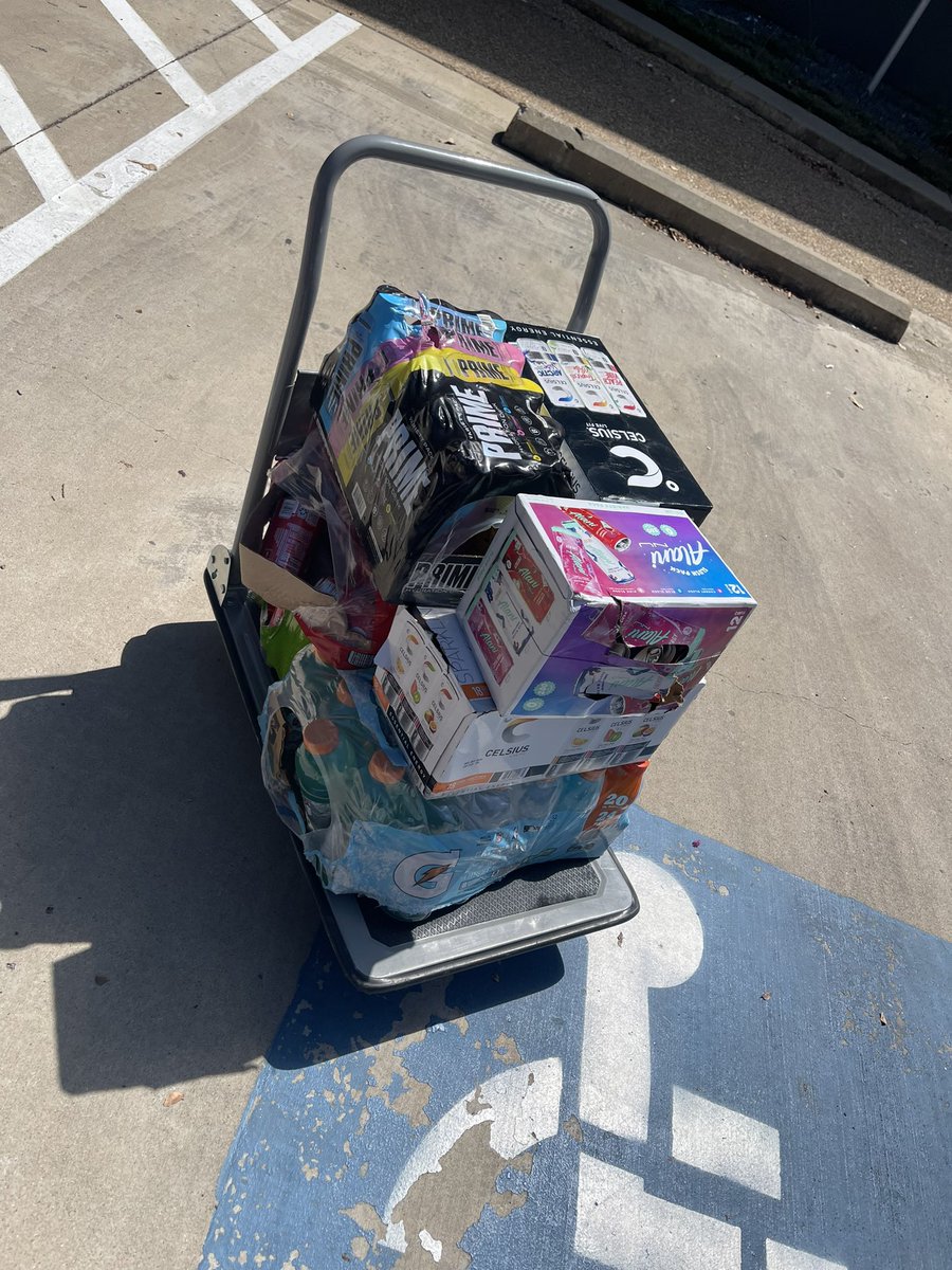 The Dallas College PD would like to give a special shout-out to Sam's Club #8282 for generously donating a variety of drinks in support of the Dallas College PD Citizen’s Police Academy. LT. Gregg has been partnering with this store for nearly twenty years.