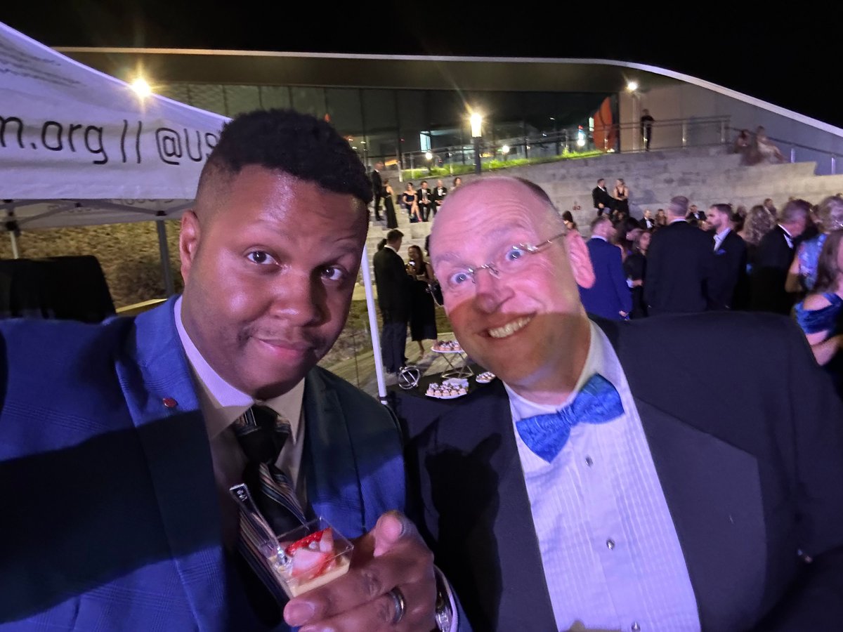 mast3rma5on7's tweet image. Congrats on the new job Jim.  #FlyCOS