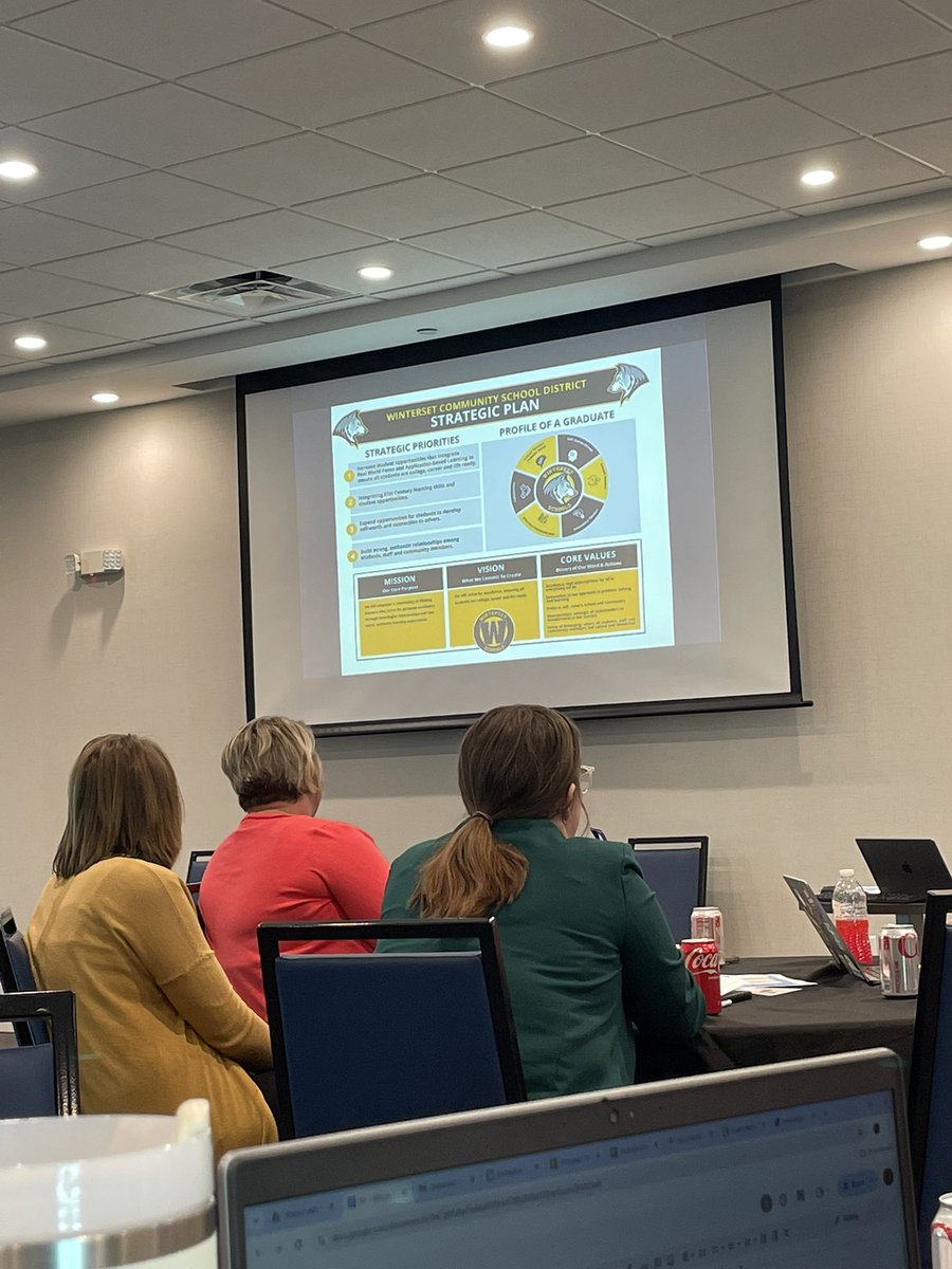 Mrs. Thiele tweet media