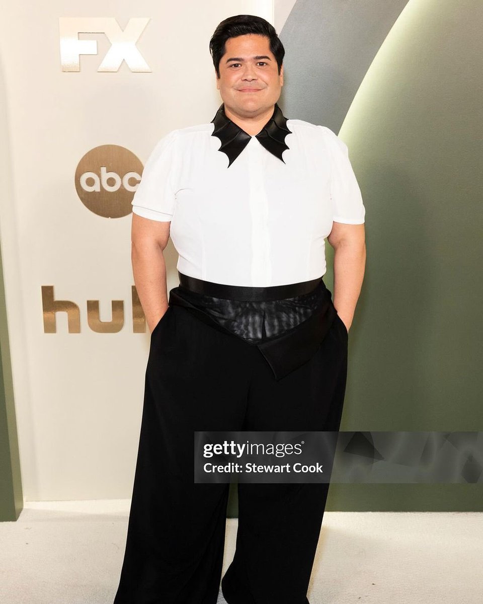 HOLY SHIT THE BAT WING COLLAR???