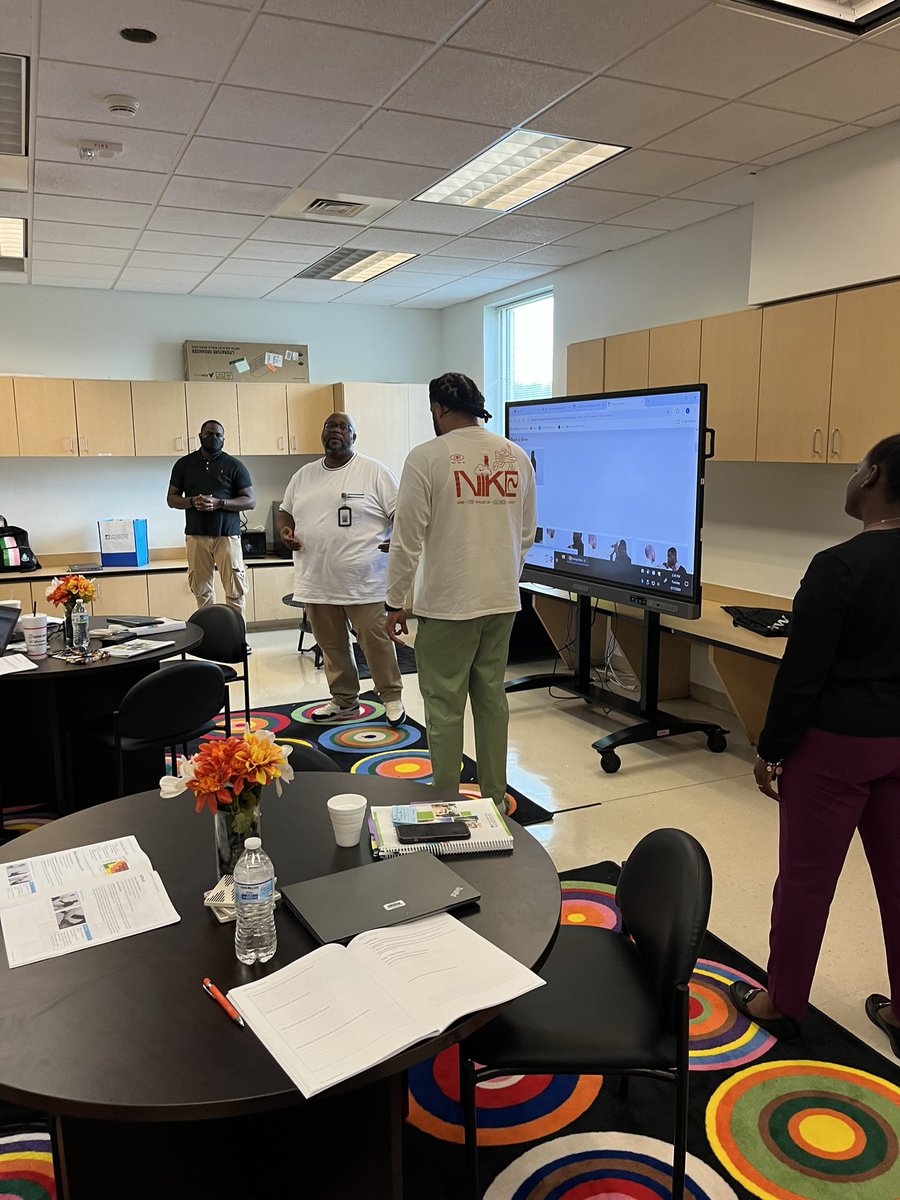 Mar_AdamsPPS's tweet image. Committed to lifelong learning!
Our Behavior Support Team just completed CPI training, enhancing our skills to provide greater support for students, teachers, and administrators across @PortsVASchools
Together, we create safer, more supportive learning environments
#PPSSHINES