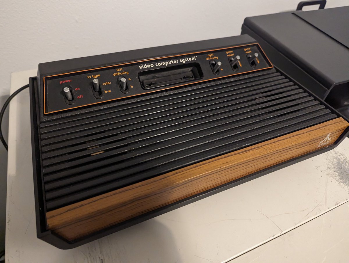 cathoderaze's tweet image. Huge shout-out to my buddy @neonarcadegrant for finding this super clean light 6 VCS in the back of our friend&apos;s game store with a couple broken switches in the junk bin and cleaning it up for me! Next step is sourcing an RGB mod among other things. #atarivcs #atari2600