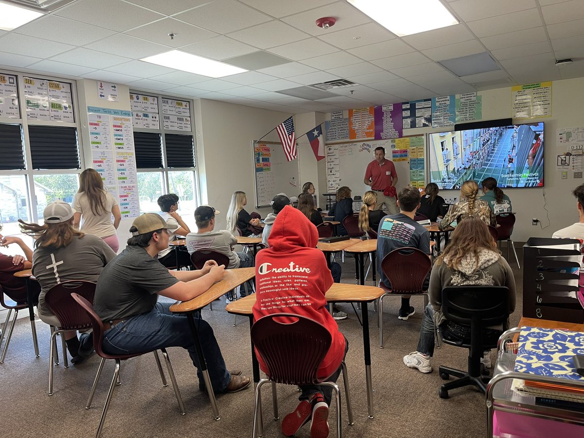 ChristinaTye's tweet image. I am so thankful for @eckertjon who took the time to speak to our students today about his running with the bulls experience as Mrs. Guevara’s class begins their work on the verb correr.   We appreciate you, Dr. Eckert!!  #relevance #engagement @BaylorSOE