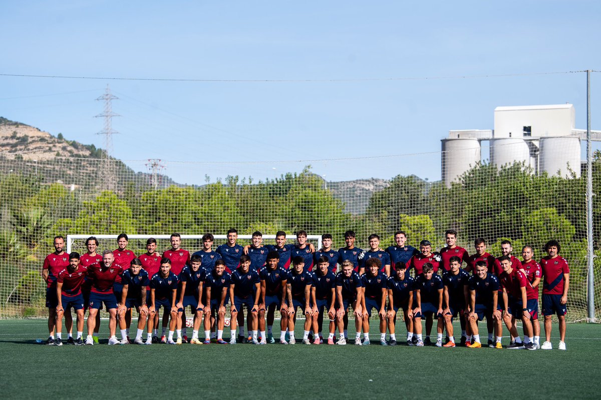 Esfuerzo 🏋️‍♂️ Trabajo ⚽️ Dedicación ⏳