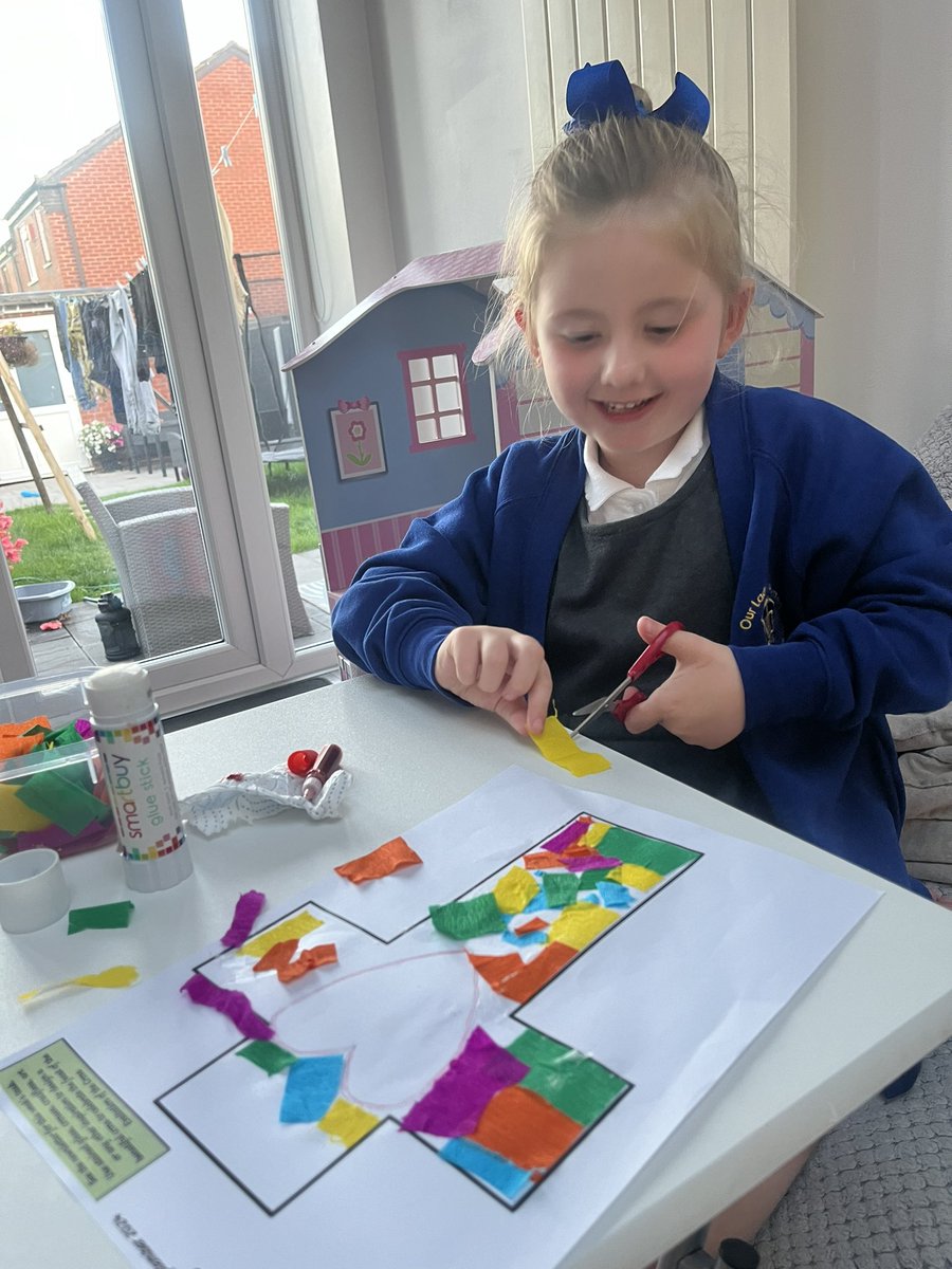 parentOLOL2023's tweet image. F has taken such care and consideration with her collage for #MrsDREChallenge she wanted her cross design to be bright and beautiful like God’s creation 🌈🌳🌺☀️#OLOLHomeworkChallenges @ourladyoflourd1