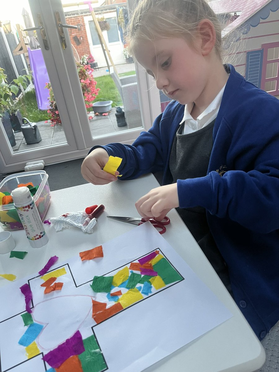 parentOLOL2023's tweet image. F has taken such care and consideration with her collage for #MrsDREChallenge she wanted her cross design to be bright and beautiful like God’s creation 🌈🌳🌺☀️#OLOLHomeworkChallenges @ourladyoflourd1