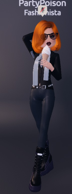 The podium for Devine Being vs my outfit (Crowley the Demon from Good Omens) because they all thought it meant elegant 💀