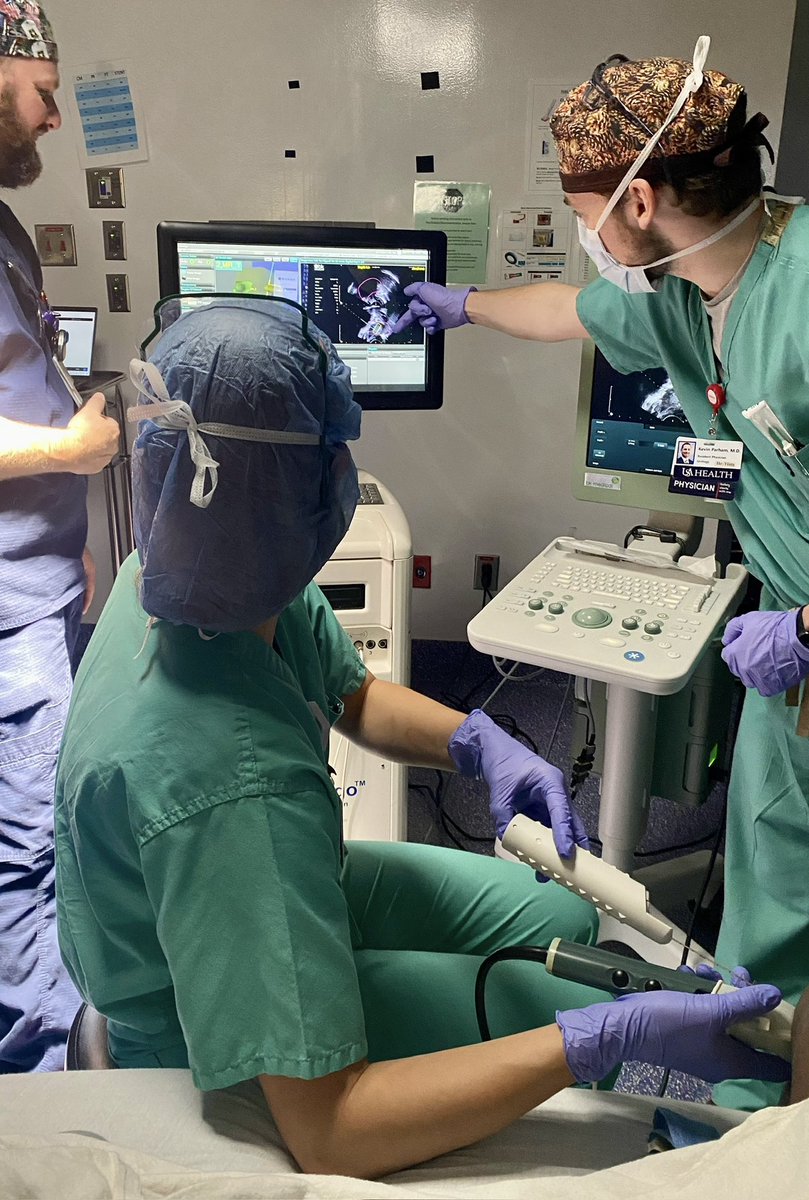 They grow up so fast!! 🥹 Our PGY-2 teaching MRI fusion prostate biopsies to an intern #UroSoMe