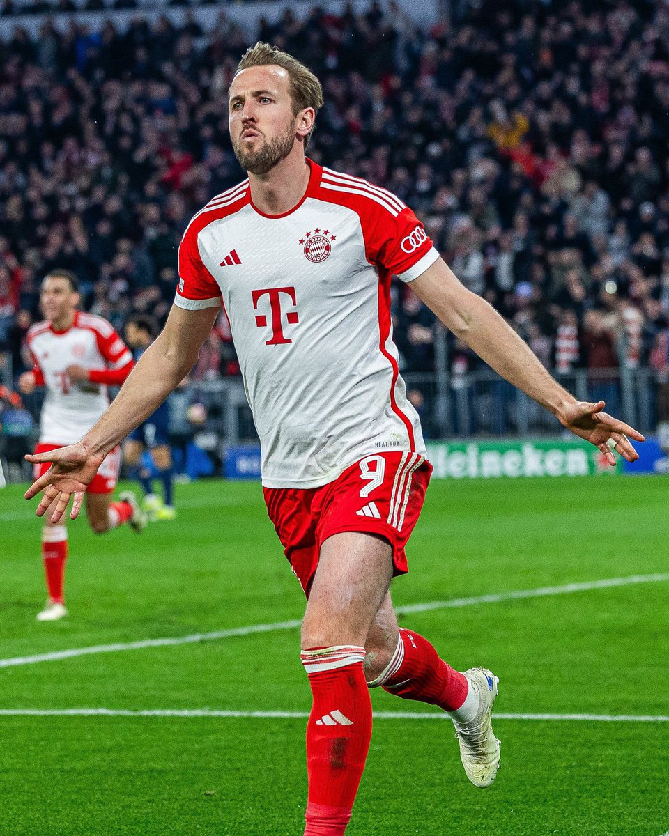 FabrizioRomano's tweet image. 🔴🏴󠁧󠁢󠁥󠁮󠁧󠁿 51 goals in 50 games as Bayern player.

🇪🇺 Best English goalscorer ever in Champions League with 31 goals.

Harry Kane. Again and again. ✨