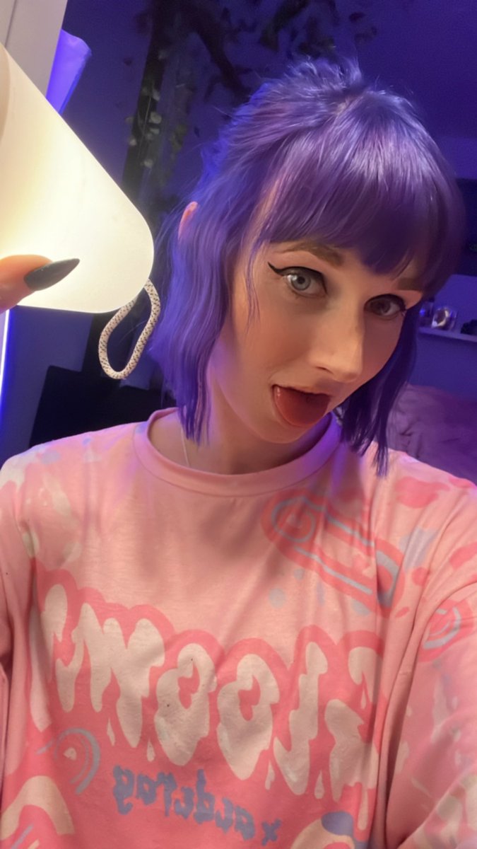 cassiemoans_'s tweet photo. Say hi if you fw alt trans girls 🏳️‍⚧️ https://t.co/ghtMHkxa7h