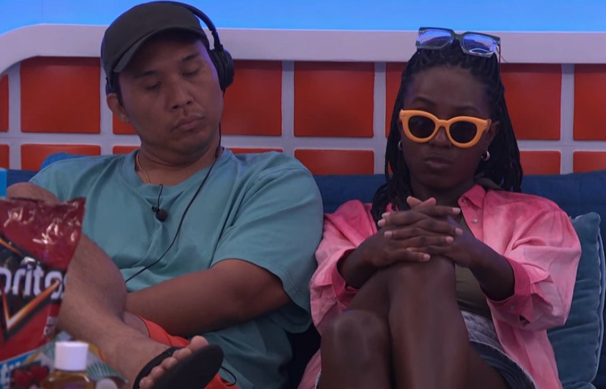 WHAT HAPPENED TO BEING A SHEILD. Rubina you’re not being a sister rn #BB26