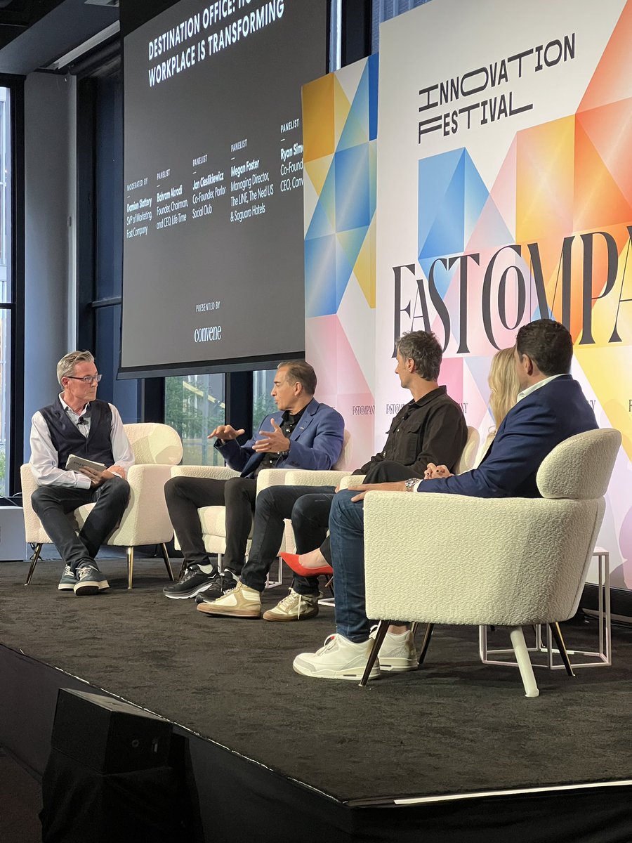 “Space is the body language of an organization” <a href="/rwsimonetti/">Ryan W Simonetti</a> - great convo with <a href="/dslats/">Damian Slattery</a> at <a href="/FastCompany/">Fast Company</a> Innovation Fest!