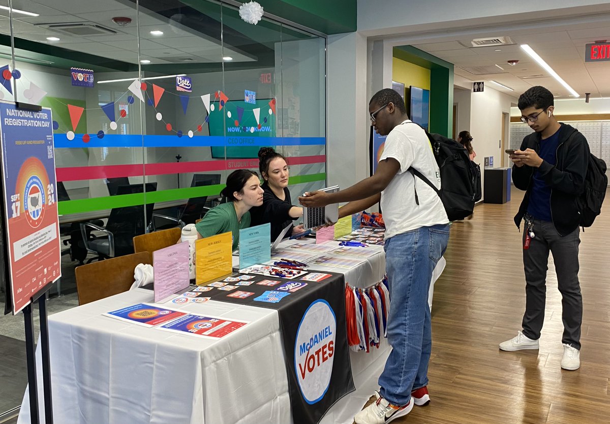 McDaniel's Office of Student Engagement and Center for Experience and Opportunity came together today for #NationalVoterRegistrationDay to promote the importance of voting and assist students with registering to vote. Visit mcdaniel.edu/vote for more about “McDaniel Votes."