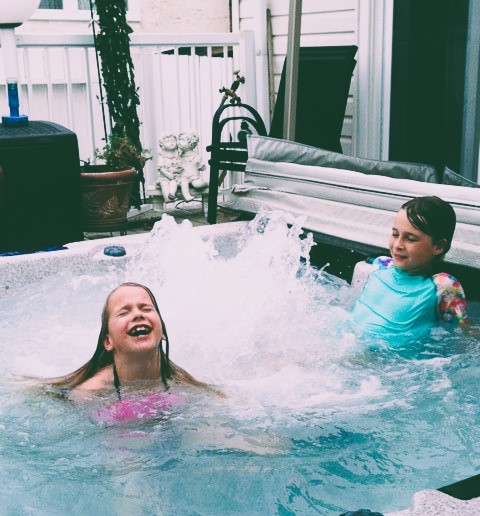 solarahottubs's tweet image. Creating core memories, one splash at a time! 💦👧👦✨ #MakingMemories #ChildhoodJoy #SplashOfFun #FamilyTime #CoreMemories