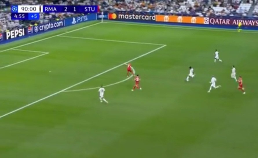 You've gotta be a proper maniac to shoot from here while having Kylian Mbappe on your left and Vinicius Jr on your right...

Endrick is going straight to the top.