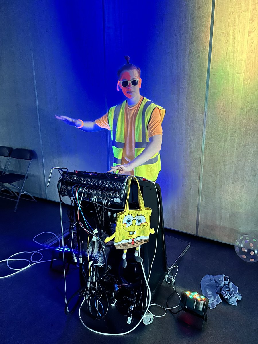 A huge well done and thank you to everyone who organised, came to and supported the Neon Disco for S1 &amp; S2 but especially to <a href="/GHScaptains24/">GHS Captains</a> who absolutely smashed it 💛❤️💙💚