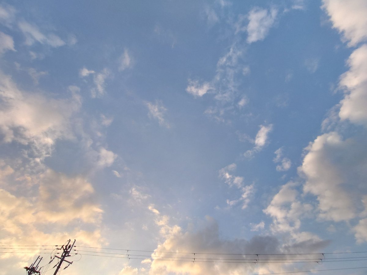 gogolakes's tweet image. 眠い…
あんまり早寝できなかった(日変わる前には寝たけど)💦

今日は色々あって仕事行く前からホント気重い…😖
ぼちぼちやろう

#HELLONEWDAY
#今日も生きてる
#イマソラ
#今日もいい日になるでしょ
#きっと大丈夫