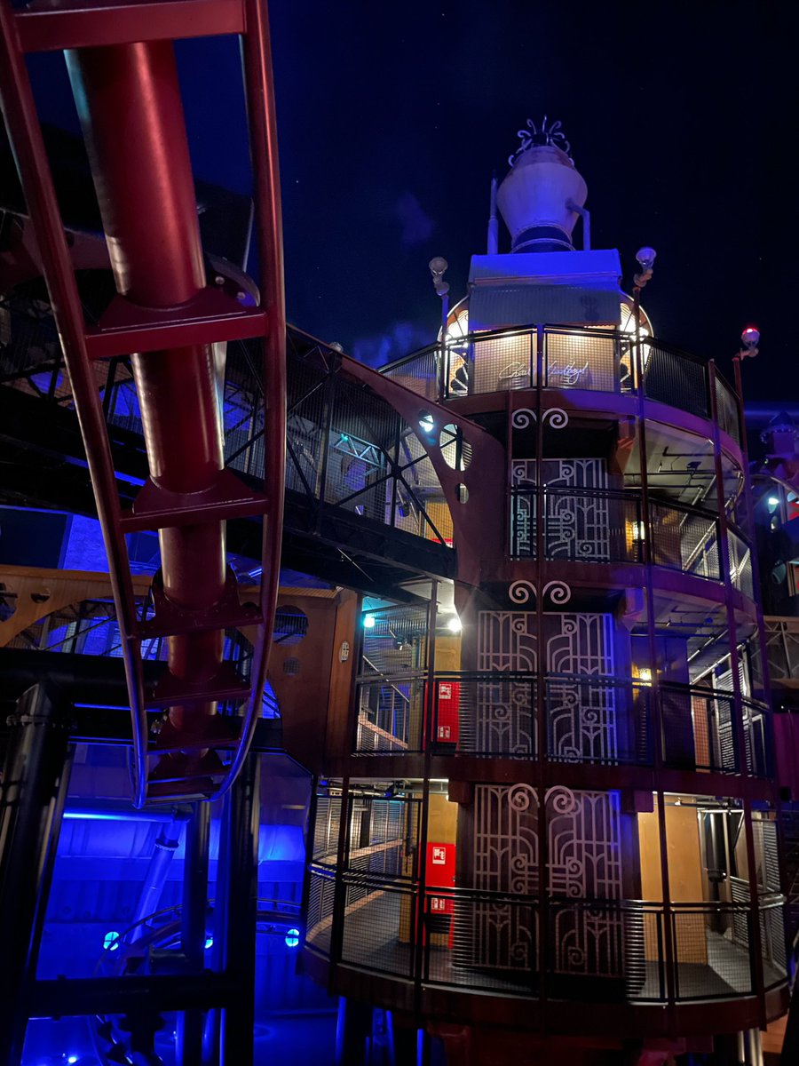 cslkenny's tweet photo. Happy Birthday Rookburgh! ⚙️🎢

Crazy to think it’s been 4 years since Rookburgh and F.L.Y. first soft opened!

Following a brief few weeks of soft open, the area then officially opened June 2021 following further covid lockdowns in-between

#FLYPE https://t.co/3BT8e6SrVr