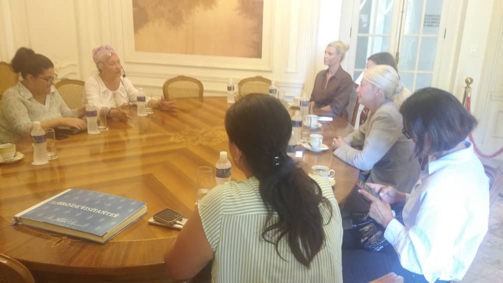 centrofidel's tweet photo. Recibe el #CentroFidelCastroRuz a la Ministra de Ciencia, Desarrollo Tecnológico e Innovación, Jelena Begovic. https://t.co/Ae21xNyi5c