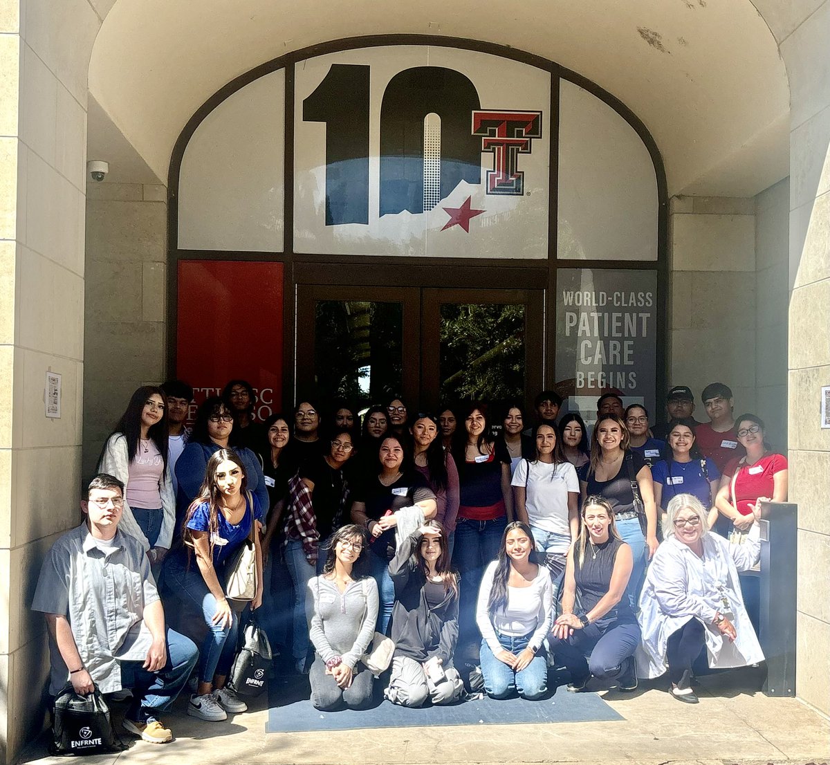aluna0707's tweet photo. Amazing day at #HSIWEEK at Texas Tech #TTUHSELPASO; took 30 #SEHStheBest students: simulations, discussions and lots of fun #drlunasclass #SEISDinspires #SanEliNation @MrsKthummel https://t.co/I1S7CyxMyi