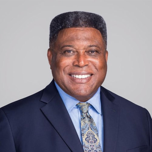 JimIrsay's tweet photo. Sadly, I just learned that Donnell Thompson--- our beloved DE from the '80s---has passed away.  This man was successful in football, but even more so in the business world following his retirement.  Smart, wise---a great mentor for young players. Rest in peace, Donnell🙏❤️ https://t.co/7tMyYjhPIN
