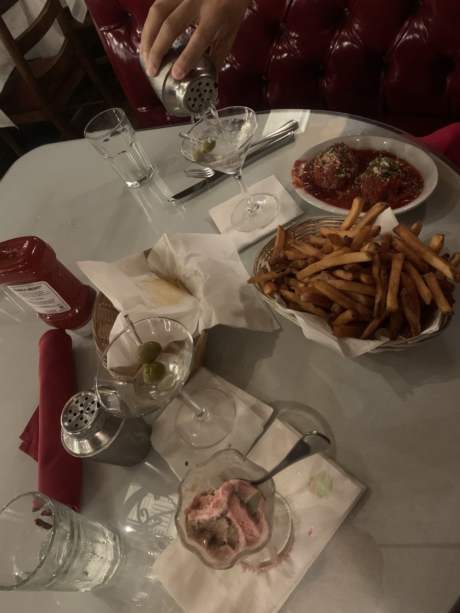 💗 HELLO 💗 I updated my playlist!! It’s now called “Big Cancers Don’t Cry” and it includes some v saucy stuff that I was listening to while making Split Lip PLUS some new faves that I’ve been listening to wayyyy too much.  💘
ffm.link/bigcancersdont…