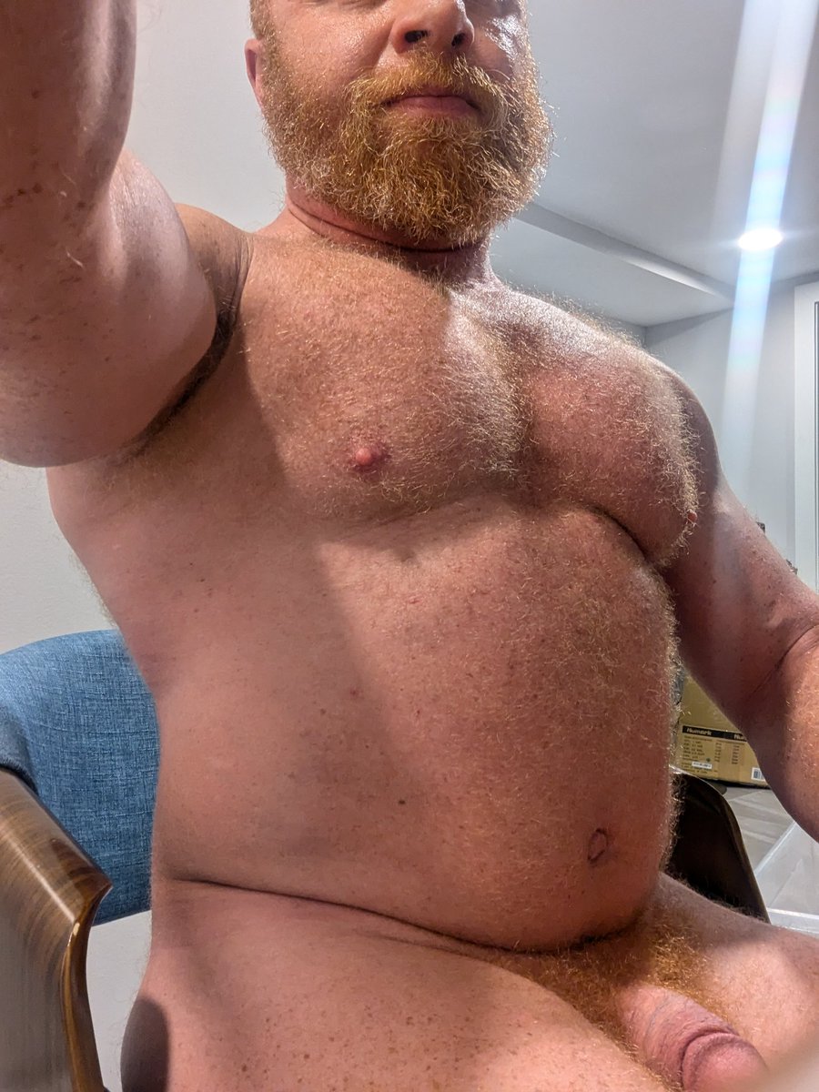 MuscleGinge's tweet image. I'm told it's titty Tuesday... Let's see those chests
