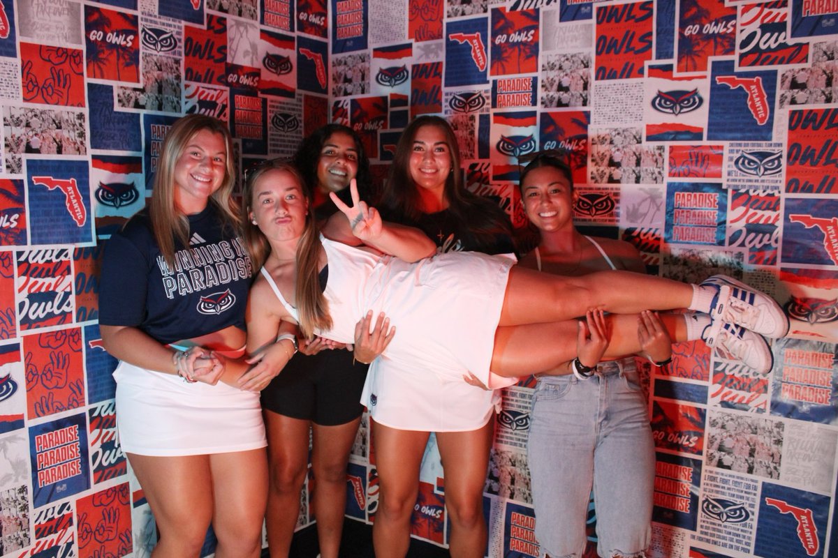 FAUSoftball's tweet image. Winning in Paradise 📸