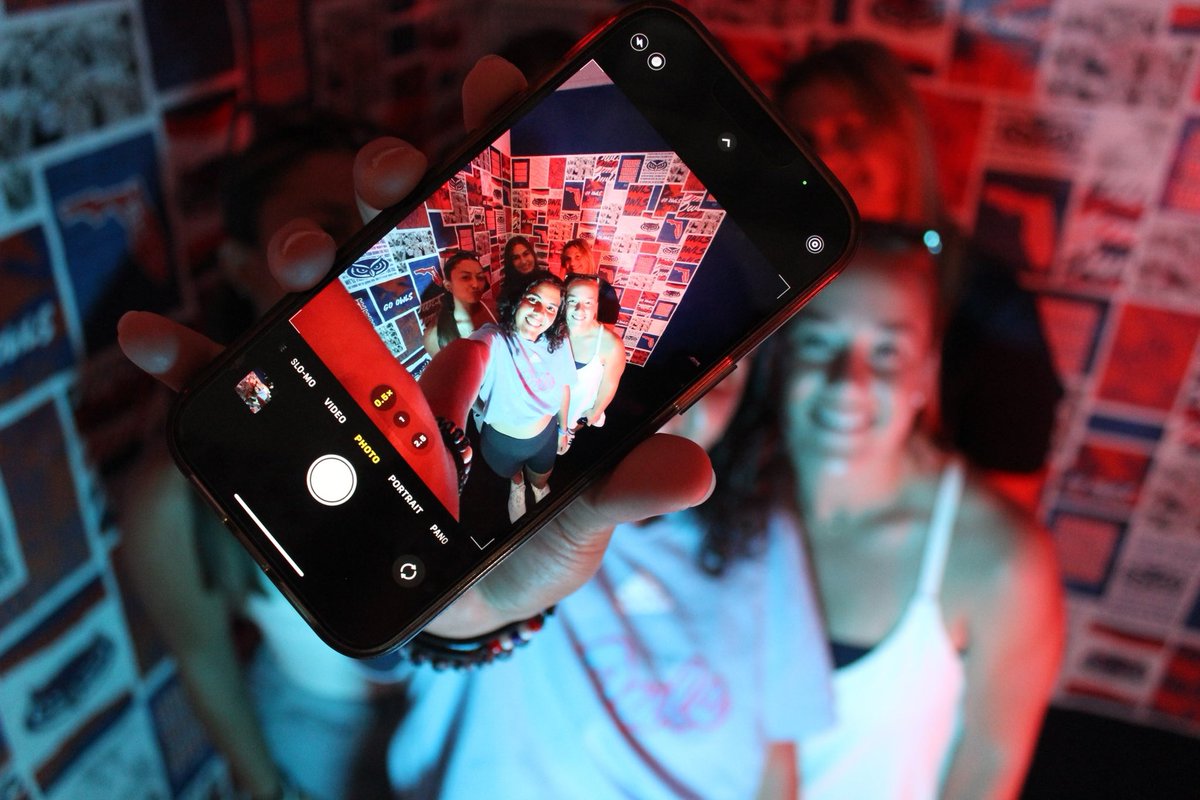 FAUSoftball's tweet image. Winning in Paradise 📸