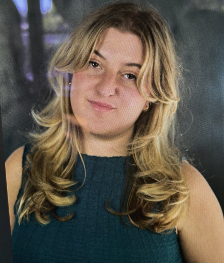 also while we're at it HI TWITTER this is a barren wasteland and I forgot that I had this but it's been a moment in time so look at my new headshots that will be real soon I'm like an actor or something !! ! ! !