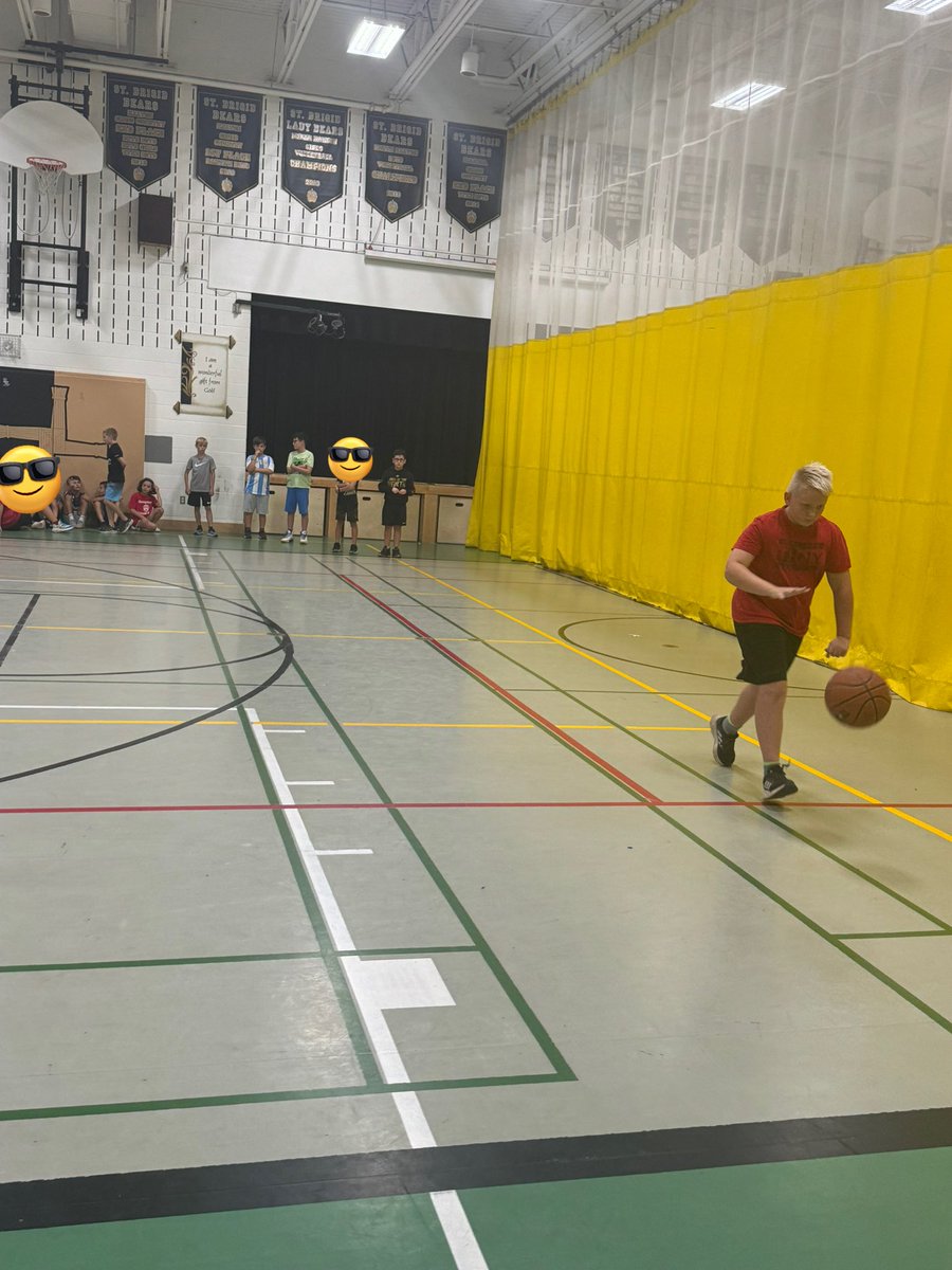 machado_ms's tweet image. We had a blast today continuing our basketball unit in gym through target skills, passing and a good ol’ dribble race 🏀🏁