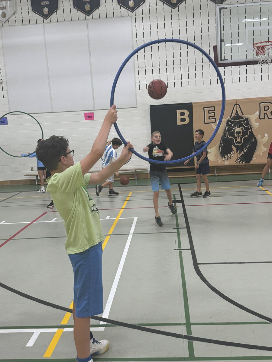machado_ms's tweet image. We had a blast today continuing our basketball unit in gym through target skills, passing and a good ol’ dribble race 🏀🏁