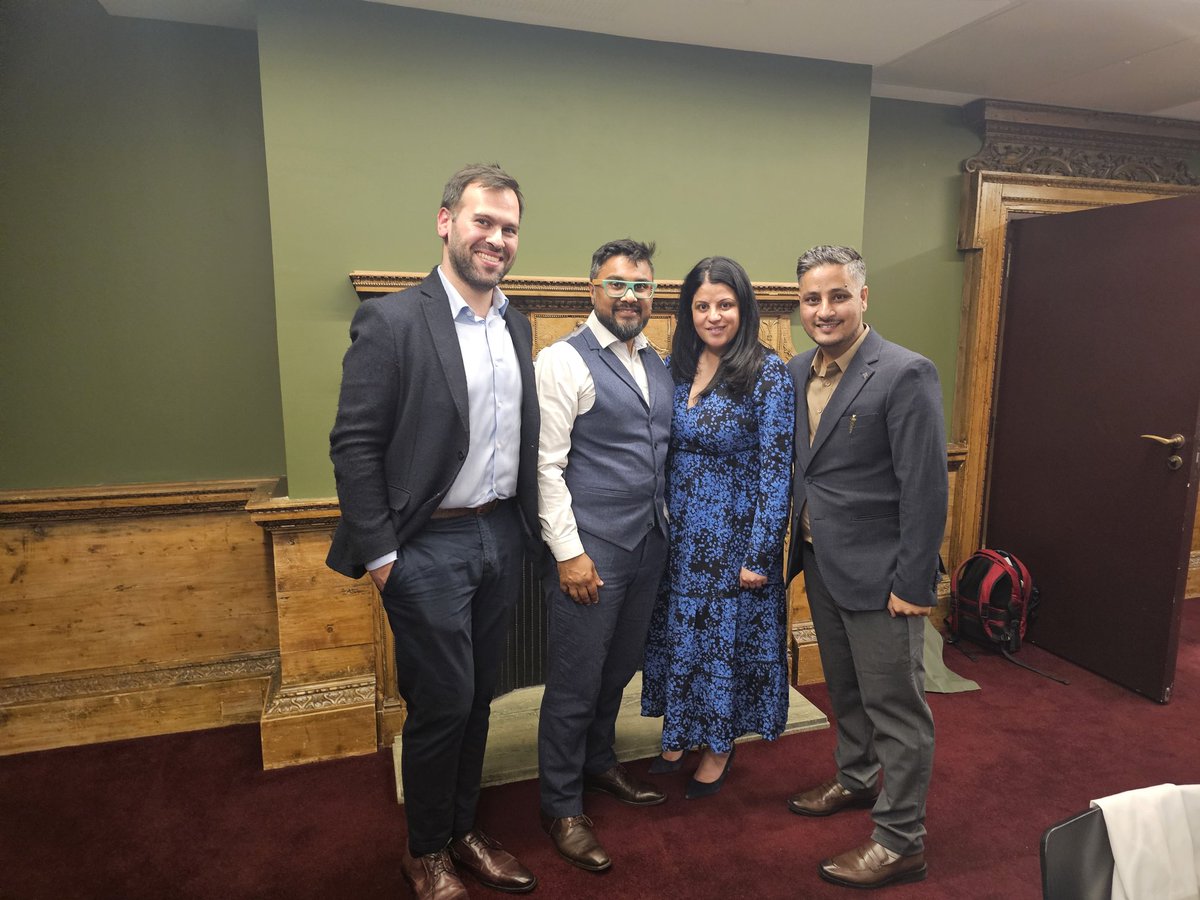 Ayaz Hossain (@transplant_ayaz) on Twitter photo Welcome Hari and Nick our new London Transplant Fellows for the first ever London Transplant Fellowship <a href="/Bynvant/">Bynvant Sandhu</a> <a href="/RCSnews/">The Royal College of Surgeons of England</a> Welcome Hari and Nick our new London Transplant Fellows for the first ever London Transplant Fellowship <a href="/Bynvant/">Bynvant Sandhu</a> <a href="/RCSnews/">The Royal College of Surgeons of England</a>