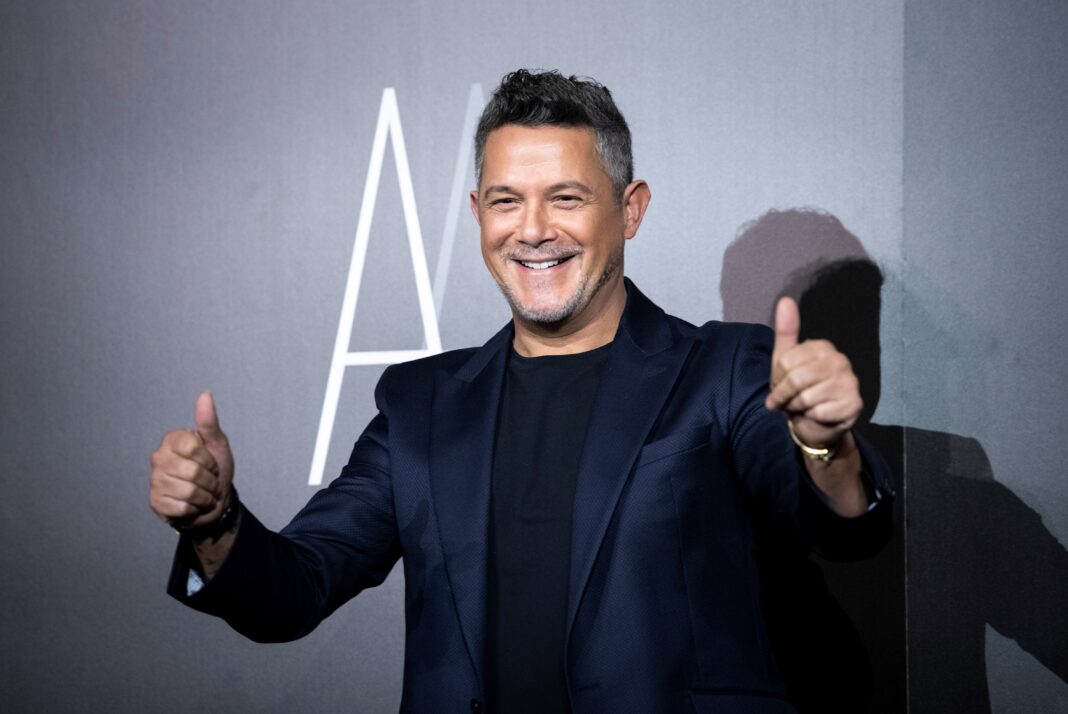 Alejandro Sanz abre las puertas de su vida en una íntima docuserie dlvr.it/TDMHlV