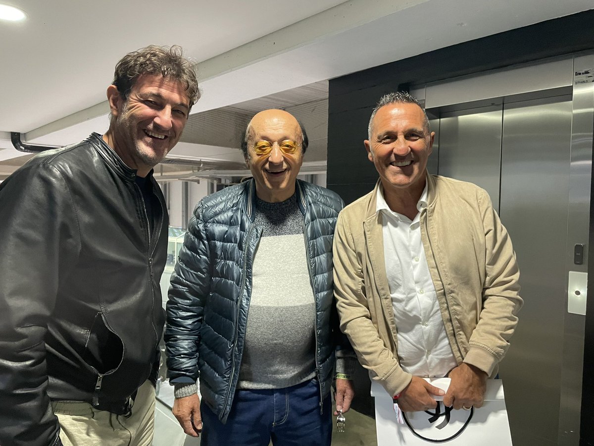 #juve #juventus #JuvePSV <a href="/OfficialCiro/">Ciro Ferrara</a>