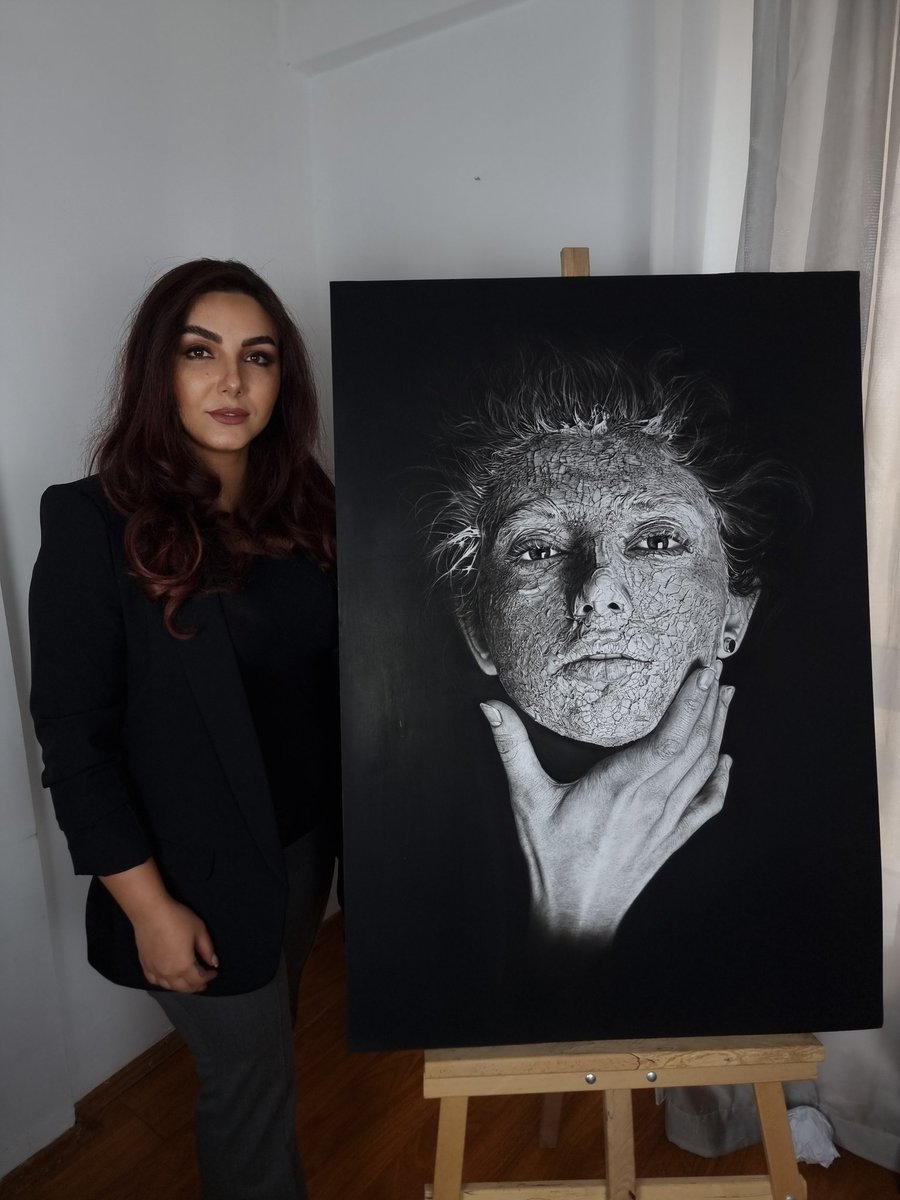 Our FOURTH Selected Artist is <a href="/SVosughian/">SHIMA</a> ✏️

Shima creates hyper-realistic pieces with her pencil, using intricate details and textures to craft a striking visual experience.

Find all of her work at: foundation.app/mint/eth/0x494…

4/7 Artists, keep participating in the thread 🧵👇