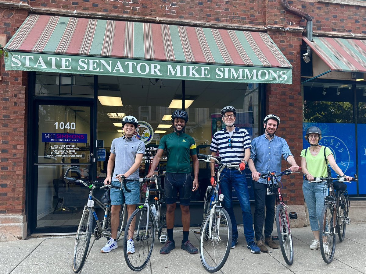 Fascinating bike ride with <a href="/SenMikeSimmons/">Senator Mike Simmons</a> around the Illinois 7th State Senate District in Chicago, learning about the cycling infrastructure in the district, visions for the future, and how the state legislature can help build safe, fun, &amp; sustainable transport networks. 🇳🇱🚲🇺🇸