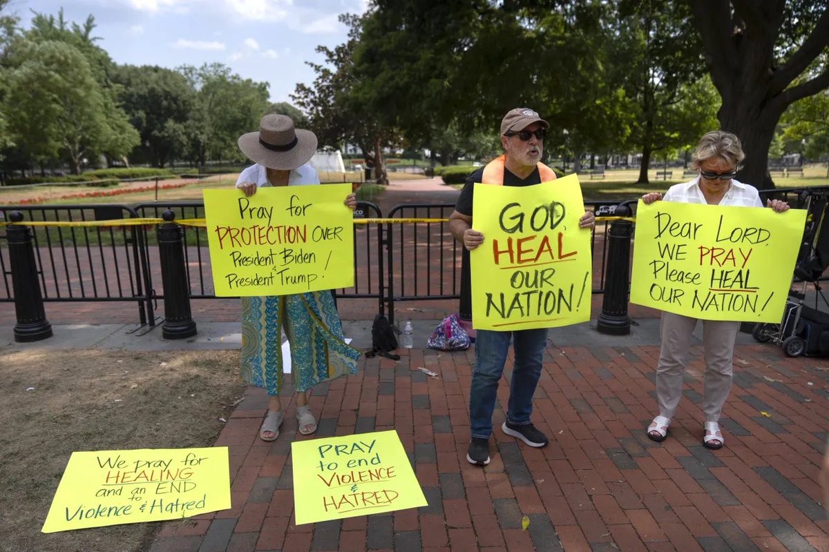 revmahoney's tweet image. Here is an Associated Press photo of us praying outside of the White House after the first assassination attempt against President Trump. Join us today as we continue to pray for healing and protection over our nation! #PrayForHealing #EndAllViolence #DonaldTrump #ChristFollower