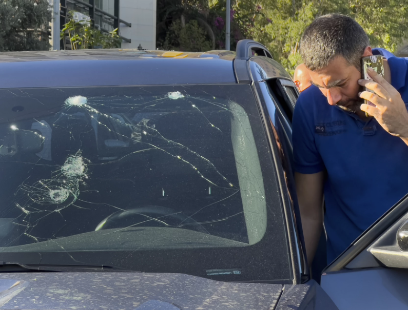 OhmsLaw78's tweet photo. Hezbollah pagers explode across Lebanon, causing nearly 3,000 casualties https://t.co/KcP3fefPwv
#Yipe #Hezbollah #Pagers #Lebanon #Tech #Beirut #Electronics #MiddleEast #Israel #Ingenuity #HezbollahTerrorists #NPRnews https://t.co/KHK1Qcd4DA