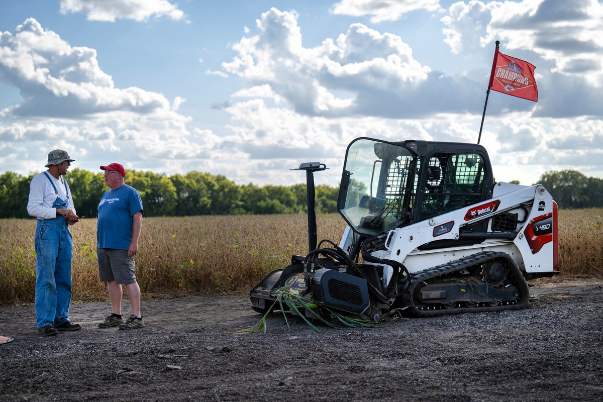 kctammy2009's tweet image. Larger-than-life Missouri corn maze by @precisionmazes celebrates GOATs and Kansas City Chiefs at Johnson Farms. 
kansascity.com/sports/nfl/kan…