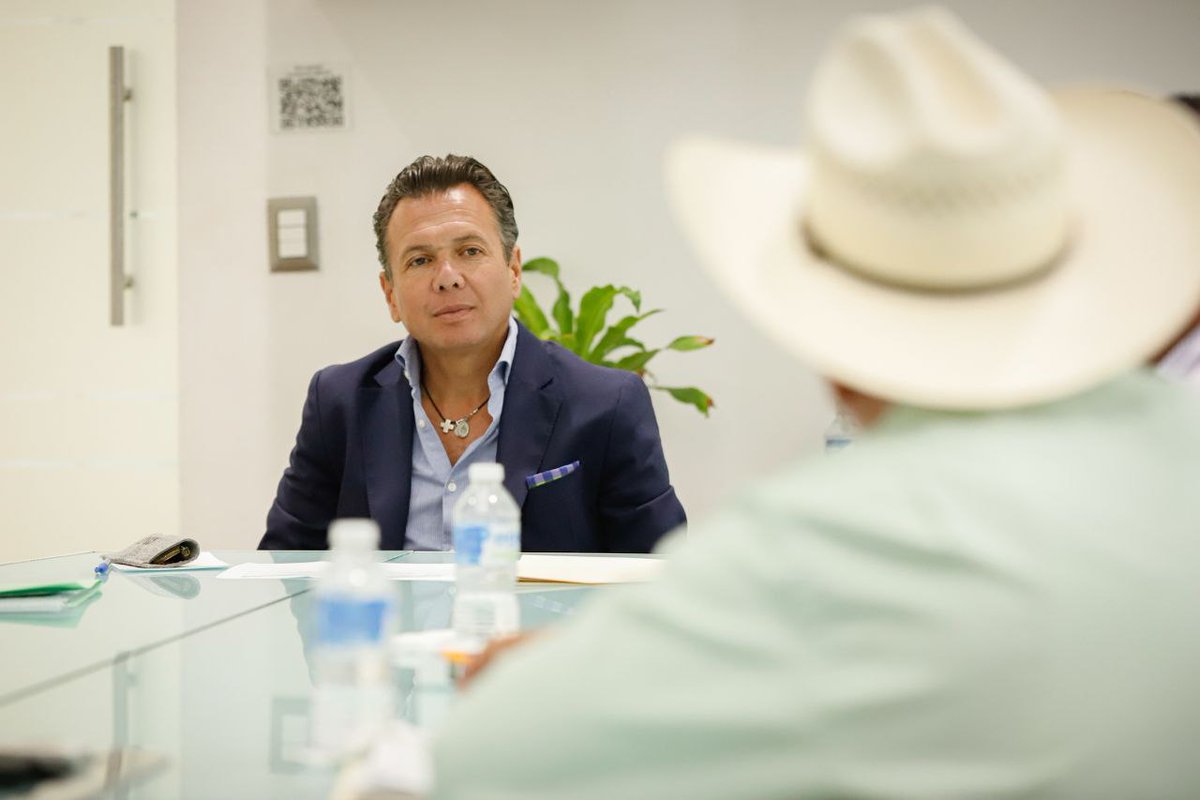 Se acabaron las campañas y los colores partidistas. Ahora, lo que nos toca es hacer gobierno en los 125 municipios de Jalisco. Con este compromiso en mente, nos reunimos con las y los Presidentes electos del PRI de Atotonilco, Degollado, Cuquío, La Barca, San Ignacio Cerro Gordo