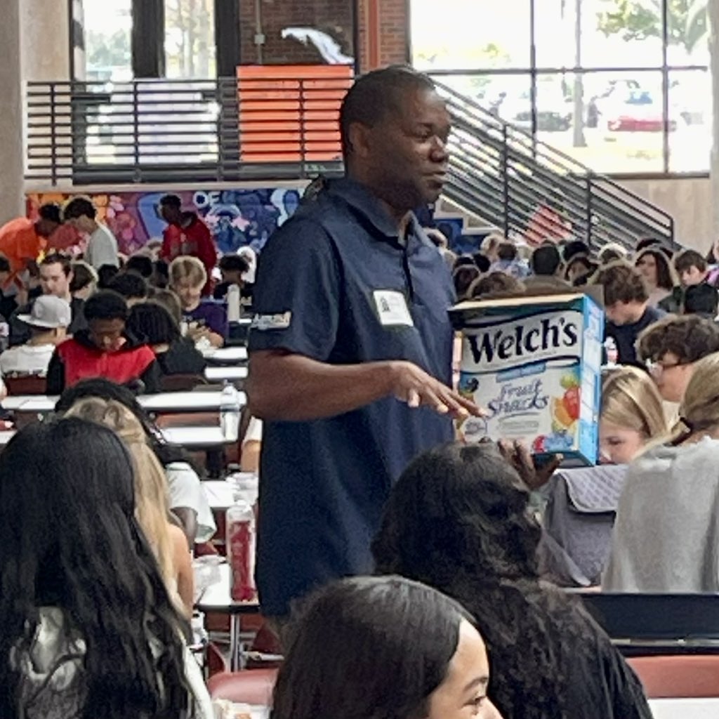 Father’s Club trading snacks for Dad Jokes from OE students over lunch. Thanks to all the Dads that showed up, and thanks to the students for bringing the jokes!
