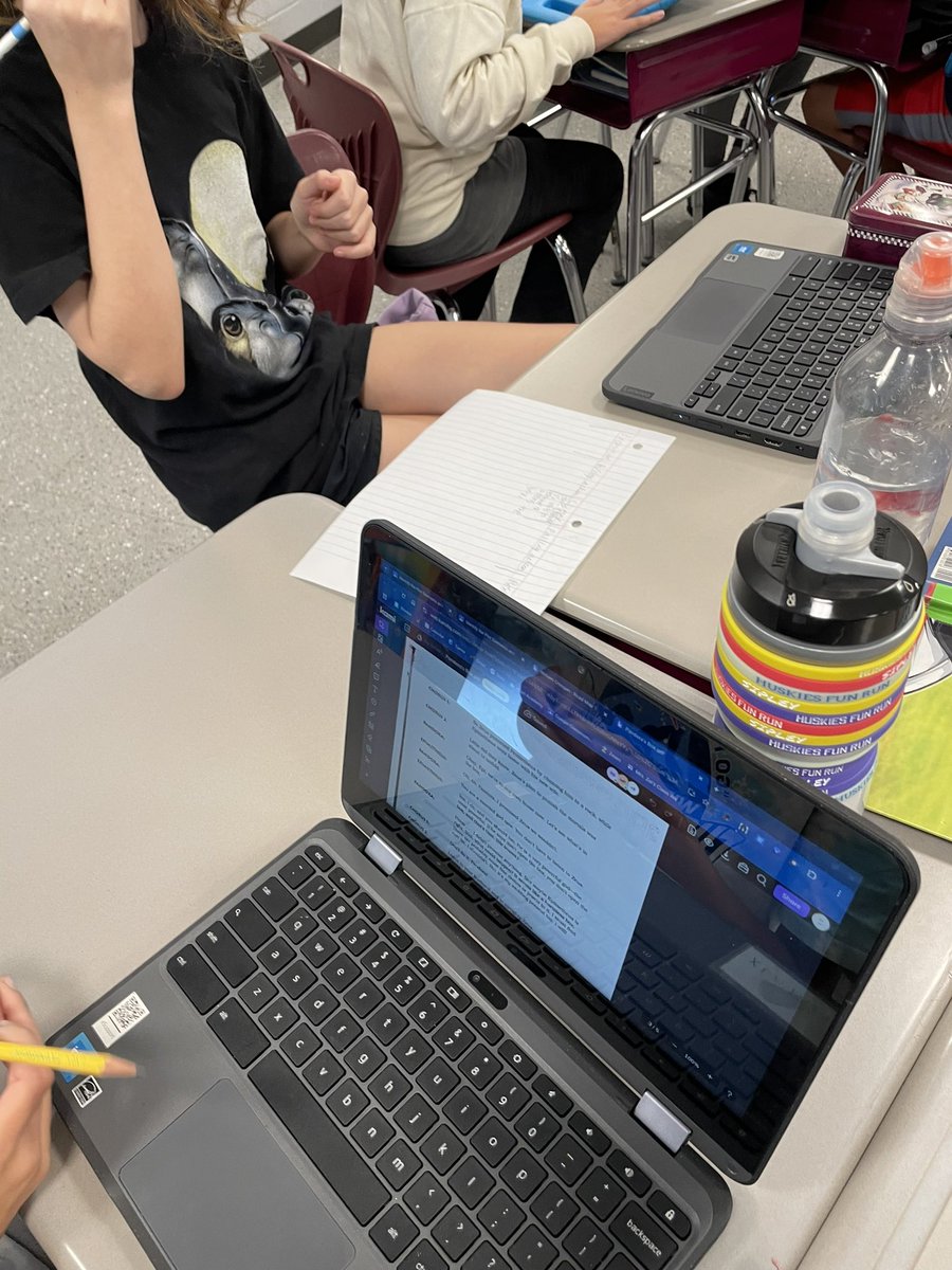 Zei_Sipley's tweet photo. Determining our Plot Elements using Sage and Scribe @ChrissyPesoli @SipleySchool @Woodridge68 https://t.co/gEVNYhLQMG