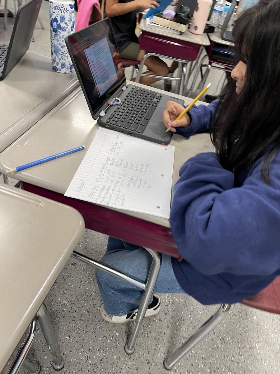 Zei_Sipley's tweet photo. Determining our Plot Elements using Sage and Scribe @ChrissyPesoli @SipleySchool @Woodridge68 https://t.co/gEVNYhLQMG